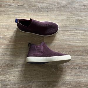 Rothy’s Berry Lattice Chelsea Sneaker size 6.5